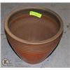 Image 1 : 12" PLANT POT HEAVY CLAY POT WITH DRAIN HOLES 12" DIAMETER