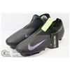 Image 1 : SZ 10.5 WOMEN NEW NIKE PHANTOM UNISEX SOCCER CLEATS. SPORTS.