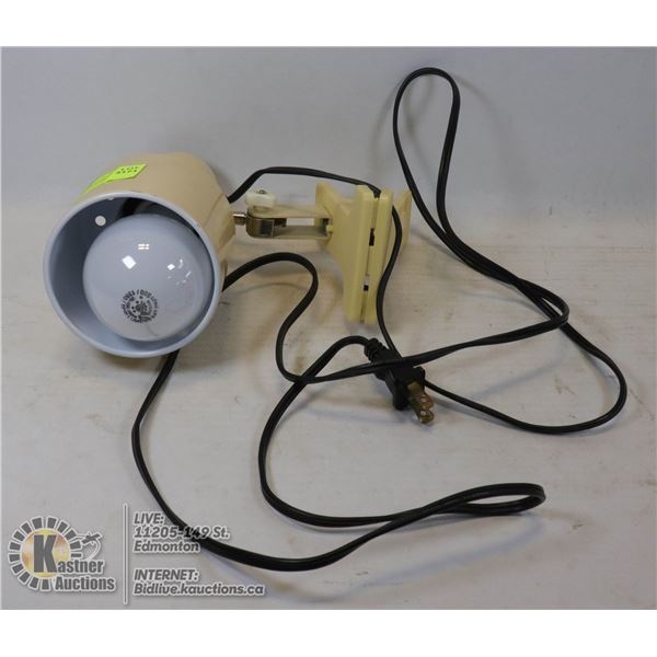 CLIP LAMP FOR CLOSEUP LIGHTING