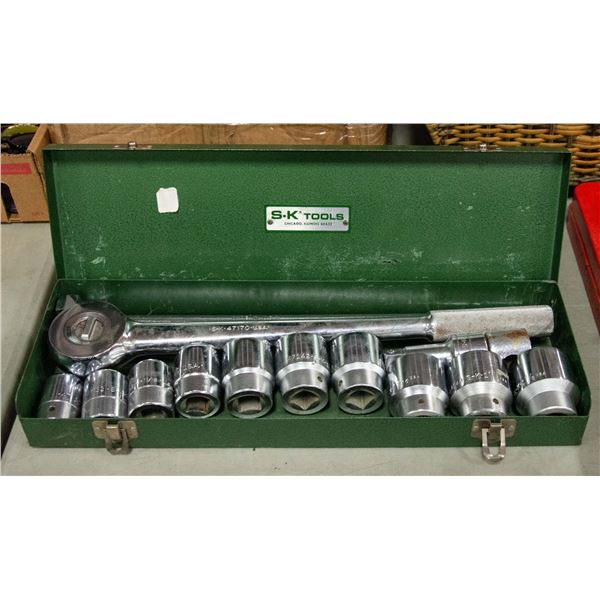 3/4" DRIVE RATCHET, 15/16" - 5/8 SOCKETS,
