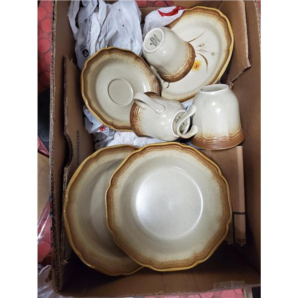 SET OF 5 MIKASA WHOLE WHEAT DISHES E 8000