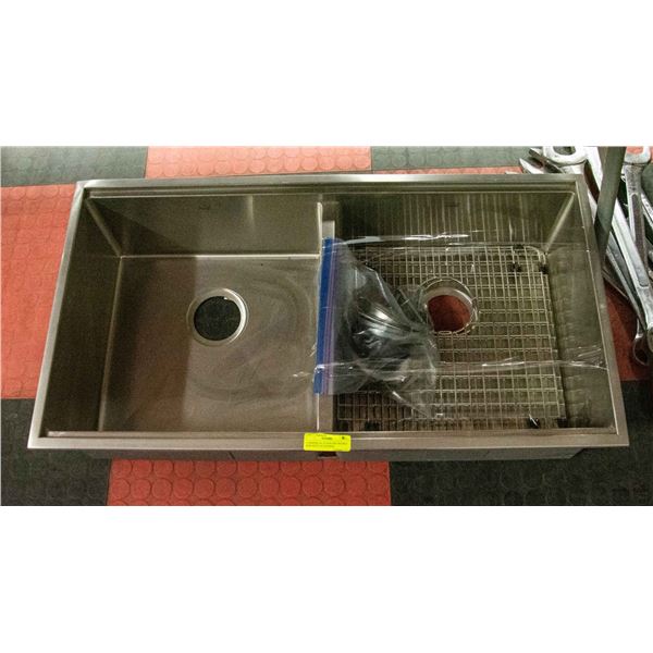 COMMERICAL STAINLESS DOUBLE SINK WITH ACCESORIES