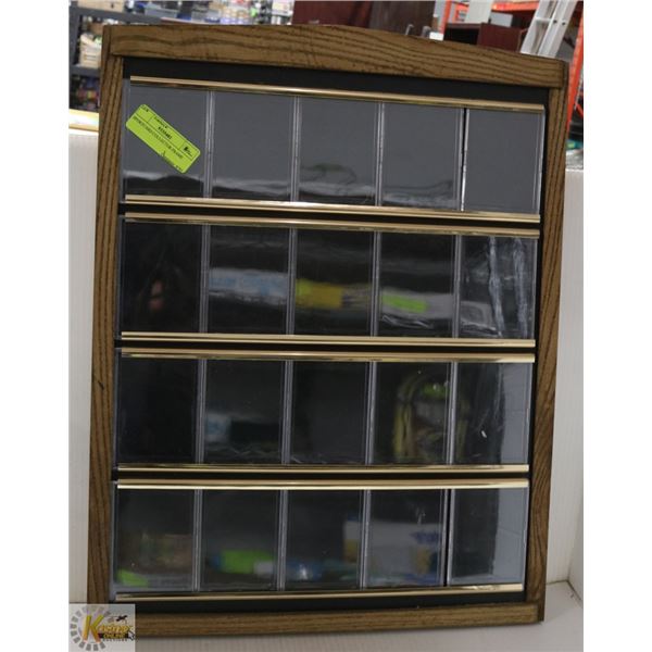 SPORTCARD COLLECTOR FRAME 17 X 22