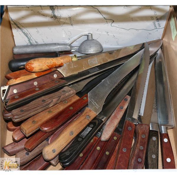 BOX W/ VINTAGE CHEFS/ KITCHEN KNIVES. JAPAN,