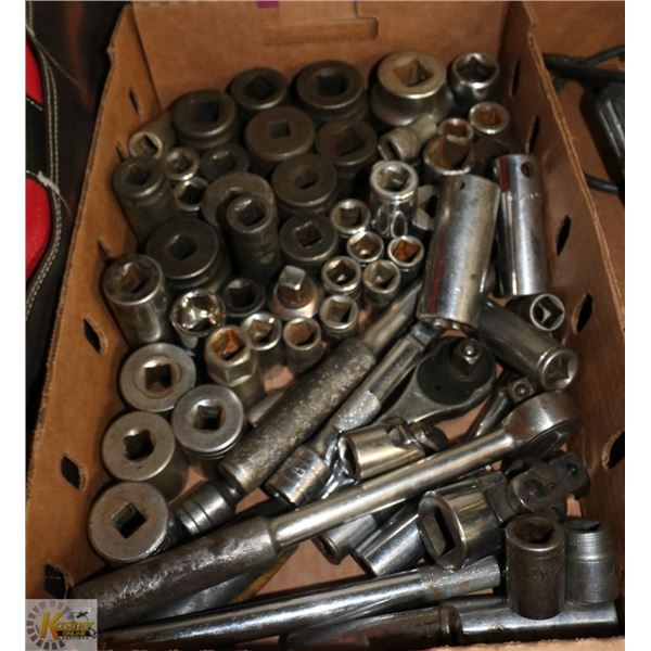 BOX OF HEAVY DUTY 1/2 INCH AND 3/4 INCH DRIVE