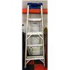 Image 1 : 5 FT ALUMINUM LADDER