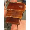 Image 2 : CHERRY WOOD QUEEN ANNE NESTING TABLES SET