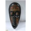 Image 1 : LARGE WOODEN NATIVE MASK