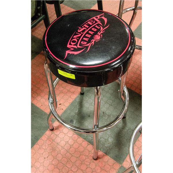 MONSTER GARAGE STOOL