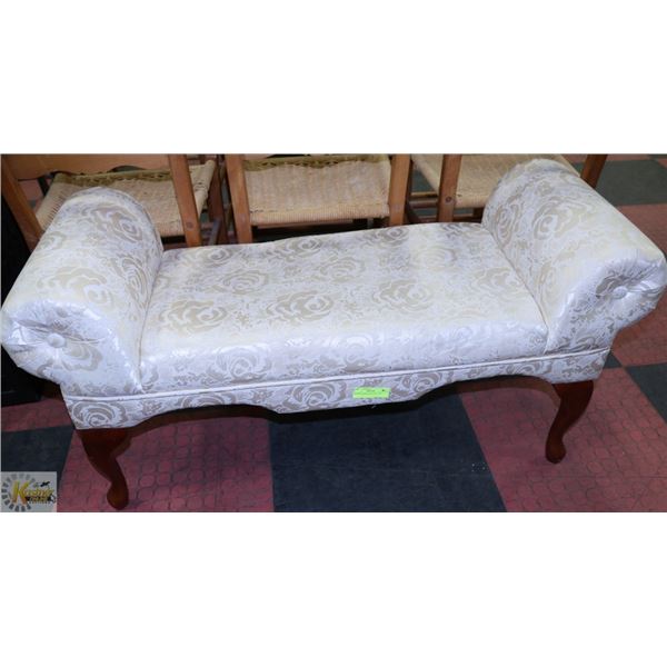 BEDROOM BENCH 45" X 17" 22"