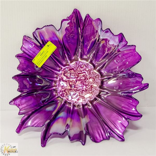 VINTAGE GOOFUS GLASS CENTERPIECE DISH