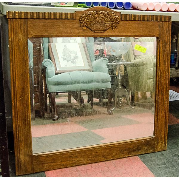 ANTIQUE 1/4 CUT OAK BEVELED MIRROR WITH FANCY TOP