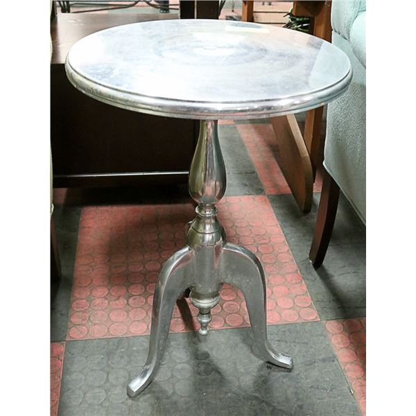 METAL END TABLE