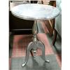 Image 1 : METAL END TABLE