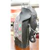 Image 1 : TALL METAL RUSTIC ELEPHANT