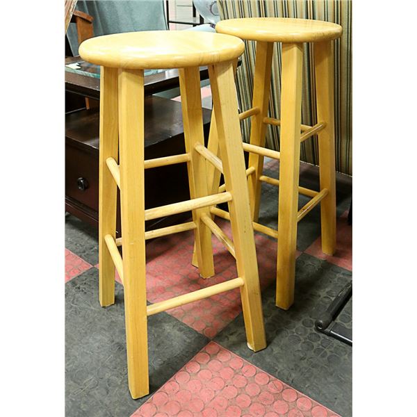 LOT OF 2 WOOD BAR STOOLS