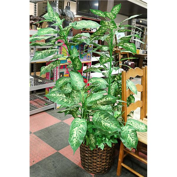 5 FT ARTIFICIAL TREE IN WICKER BASKET