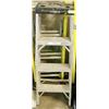 Image 1 : 4' FOOT FOLDING LADDER