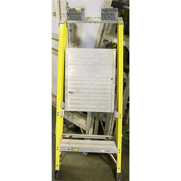 4' FOOT PLATFORM LADDER