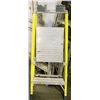 Image 1 : 4' FOOT PLATFORM LADDER