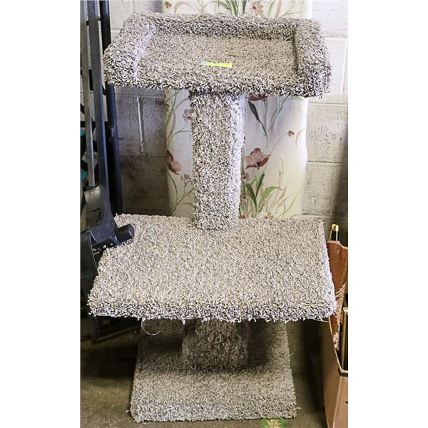 CAT TREE APPROX 4 FT TALL