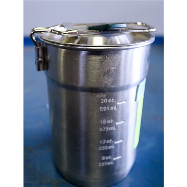 STANLEY ST. STEEL COOKER W/ 2 THICK PLASTIC CUPS