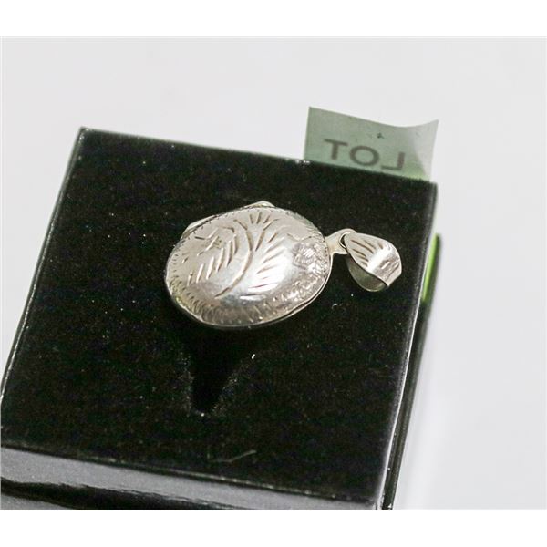 VINTAGE .925 STERLING SILVER OVAL HINGED LOCKET