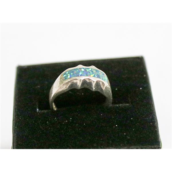 VINTAGE .925 SILVER WITH FAUX OPAL INLAY RING SZ 7