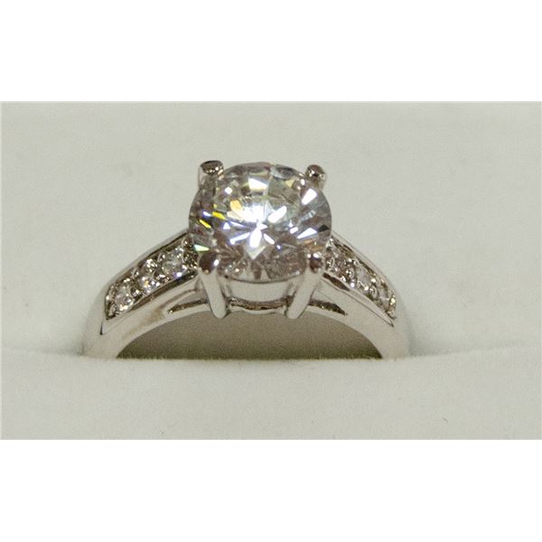 LADIES CUBIC ZIRCONIA  RING - SIZE 7