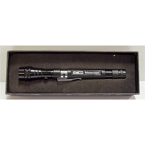 MINI MAGLIGHT FLASHLIGHT