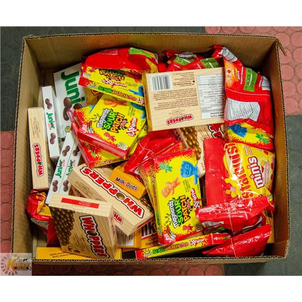 FLAT LOT OF CHOCOLATE AND CANDY