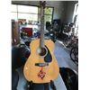 Image 2 : YAMAHA F310 ACOUSTIC GUITAR WITH SOFT CASE