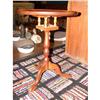 Image 2 : QUEEN ANNE STYLE WALNUT TEA TABLE