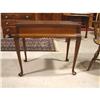 Image 2 : KINNAMON MAHOGANY QUEEN ANNE STYLE TEA TABLE
