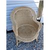 Image 2 : Vintage wicker arm chair for deck/garden
