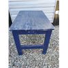 Image 2 : 2 1/2' Oak garden/deck bench painted blue