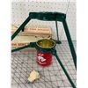 Image 2 : VINTAGE HANDEE TIN CHRISTMAS TREE STAND