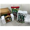 Image 1 : LOT OF CHRISTMAS PIECES IN BOX