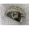 Image 2 : ANTIQUE CRUMB CATCHER
