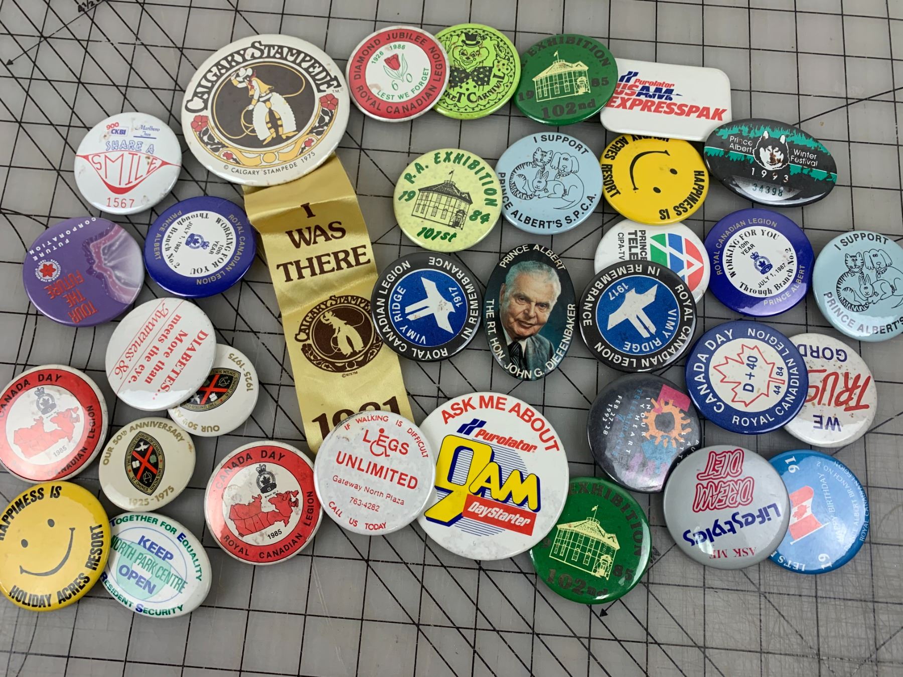 Old Button Pin Back LOT OF VINTAGE PIN BACK BUTTONS - Schmalz Auctions