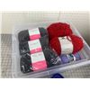 Image 2 : CLEAR TOTE OF YARN