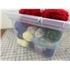 Image 4 : CLEAR TOTE OF YARN