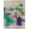 Image 3 : LOT OF VINTAGE TOYS GUMBY DINOSAURS ETC