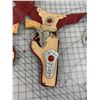 Image 3 : VINTAGE WILD BILL HICKOK TOY GUNS AND HOLSTERS