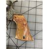 Image 6 : VINTAGE WILD BILL HICKOK TOY GUNS AND HOLSTERS