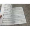 Image 3 : LOT OF DISNEY SHEET MUSIC BOOKS