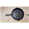 Image 2 : Cast Frying Pan & Rolling Pin