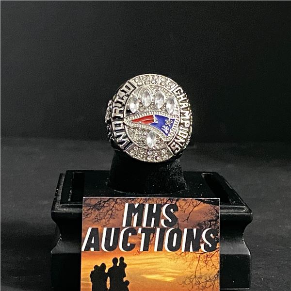 NEW ENGLAND PATRIOTS N.F.L 2016 "BRADY" CHAMPIONSHIP REPLICA RING (ref651)