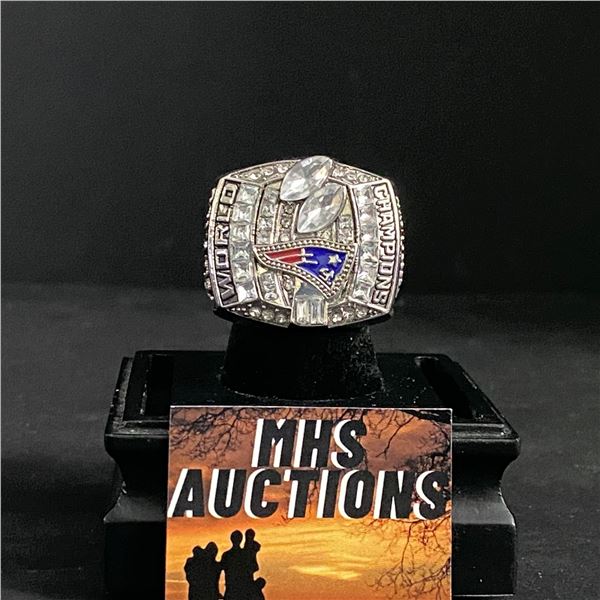 NEW ENGLAND PATRIOTS N.F.L 2003  BRADY  CHAMPIONSHIP REPLICA RING (ref655)