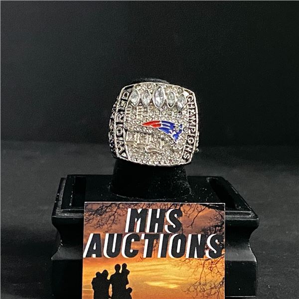 NEW ENGLAND PATRIOTS N.F.L 2016  TOM BRADY  CHAMPIONSHIP REPLICA RING (ref663)